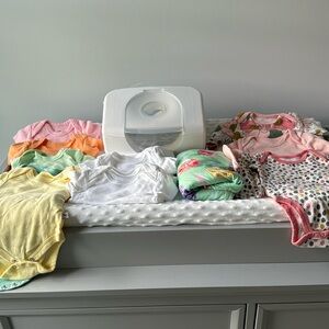 0-3 month baby bundle with wipe warmer.